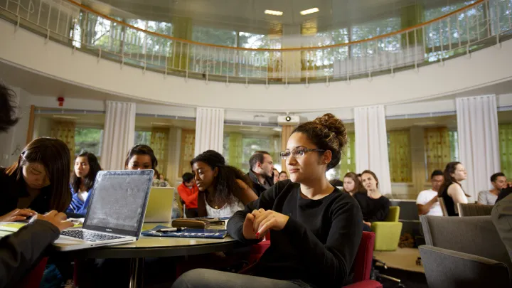 Students at kasvosali